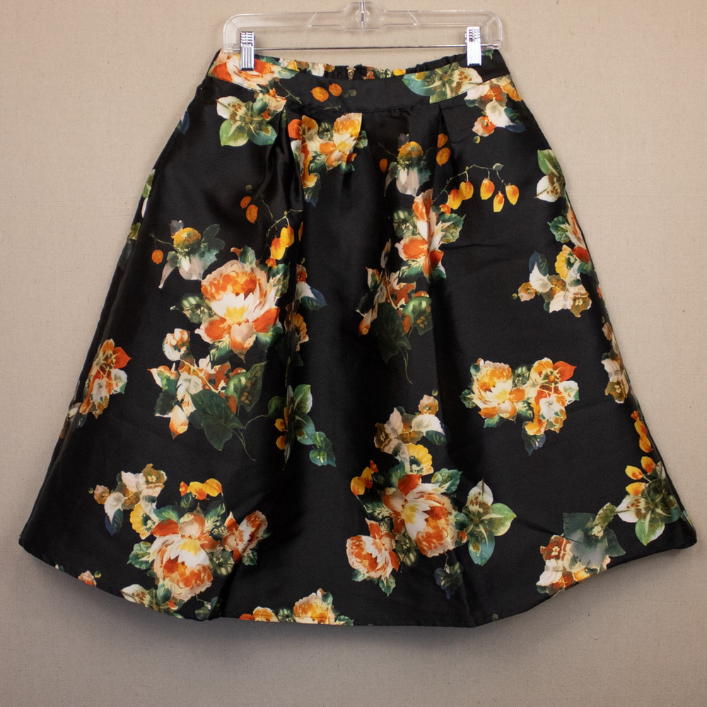 Lara Fashion black floral A-Line skirt NWT-M